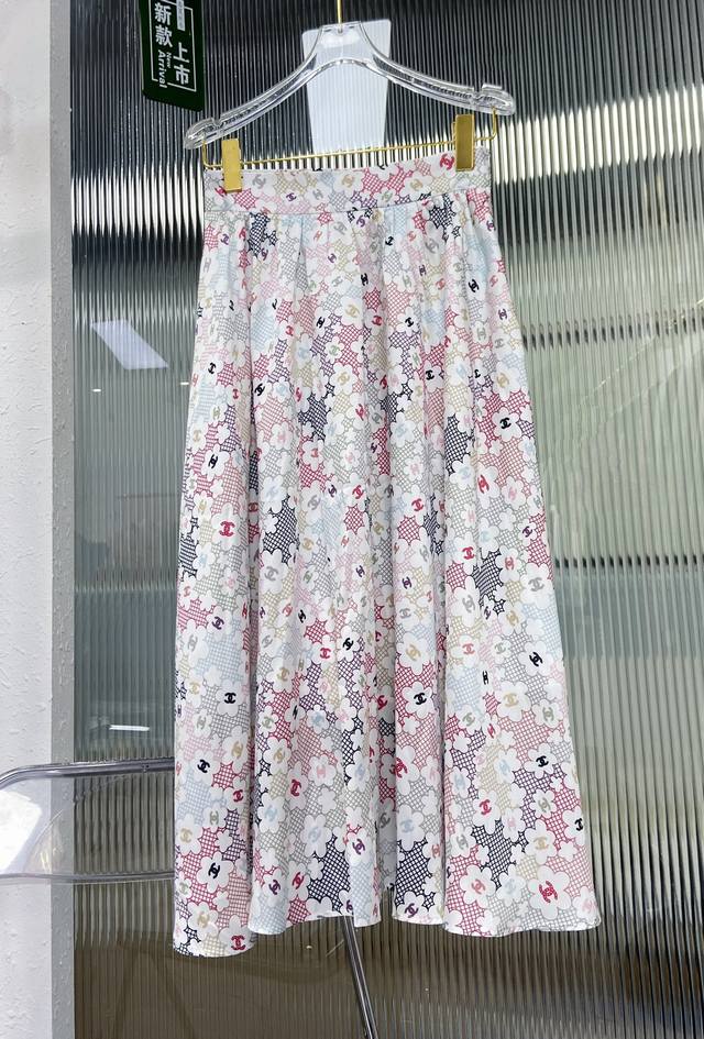小香chan*L24新款印花长半裙 气质高级又时髦 上身显瘦又高挑 单色sml